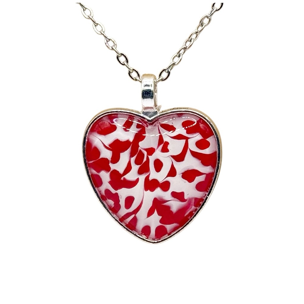 Heart Pendant Necklace in Red and White